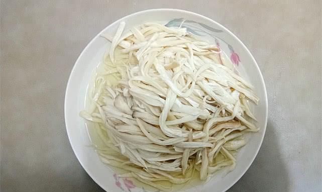 2茶匙|天气热没胃口?这道凉菜绝对开胃!比肉还好吃,关键是不贵!
