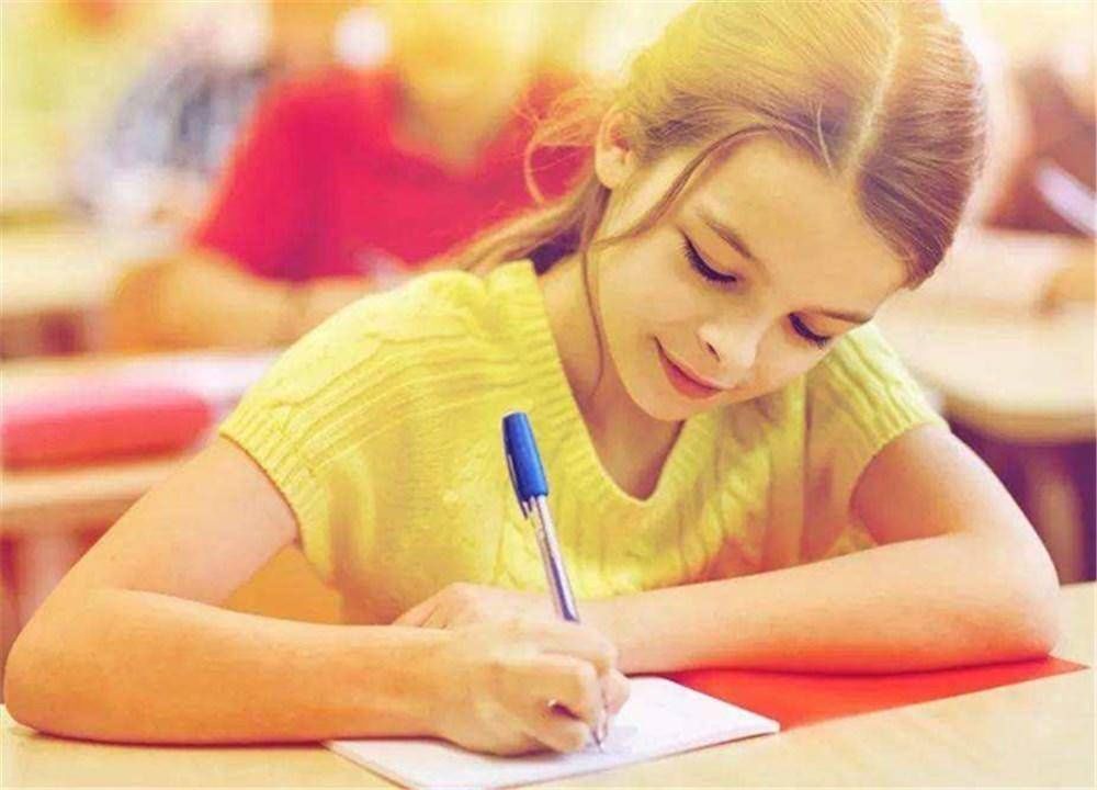 孩子|别再用“你真棒”夸奖孩子，夸奖有6个要点，聪明家长学起来