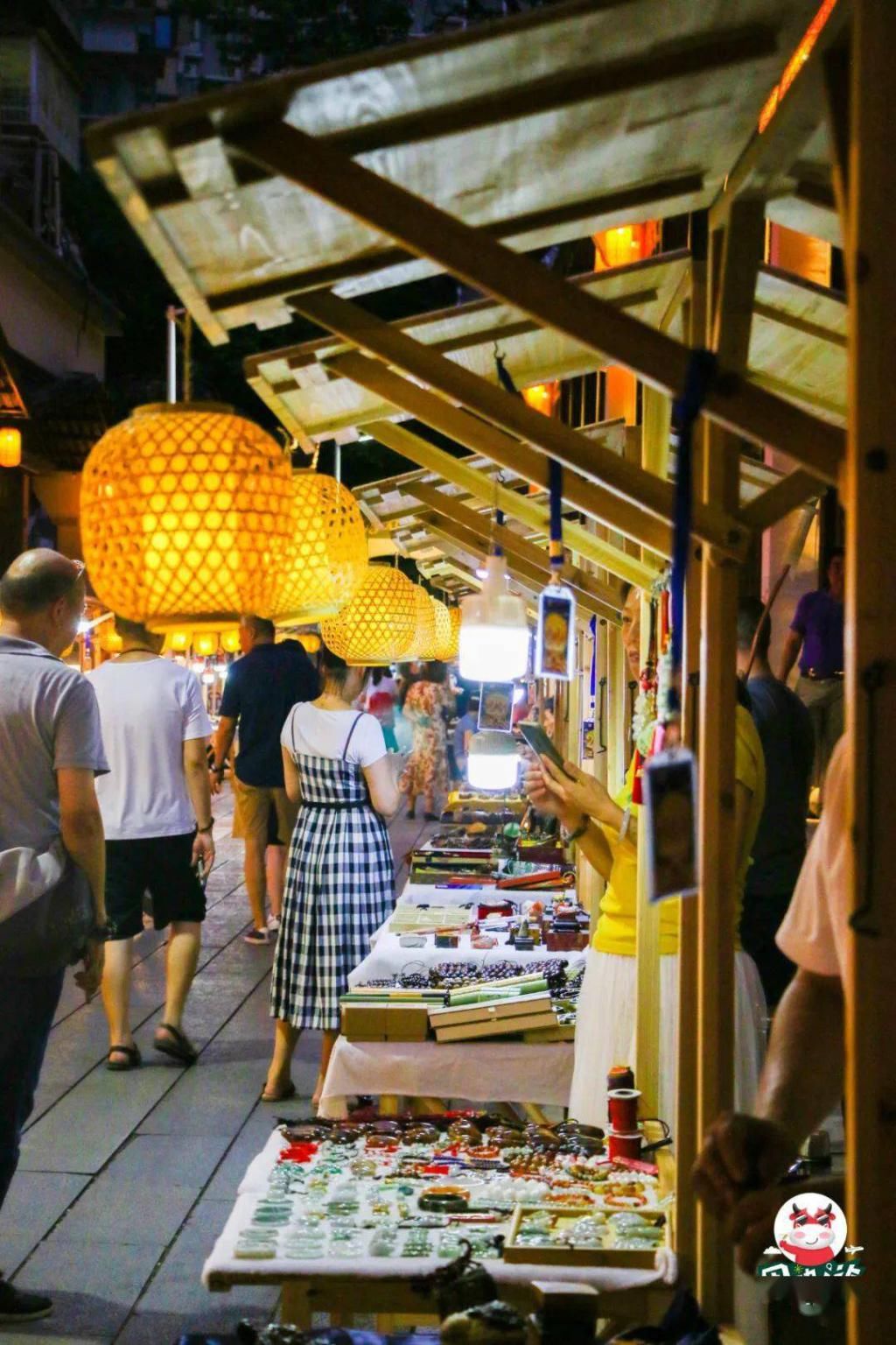 鼓西路|福州最美环湖夜市来啦！灯光秀、鲜花美食，一路逛吃逛吃！