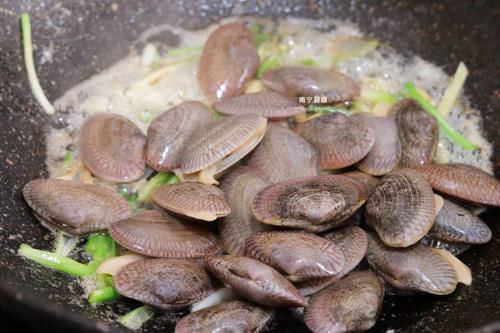 龙虾|秋天最该吃的海鲜就是它，价格亲民，味道比龙虾还鲜美，不吃可惜