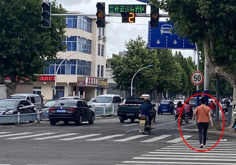 行人|真人曝光！不羞？