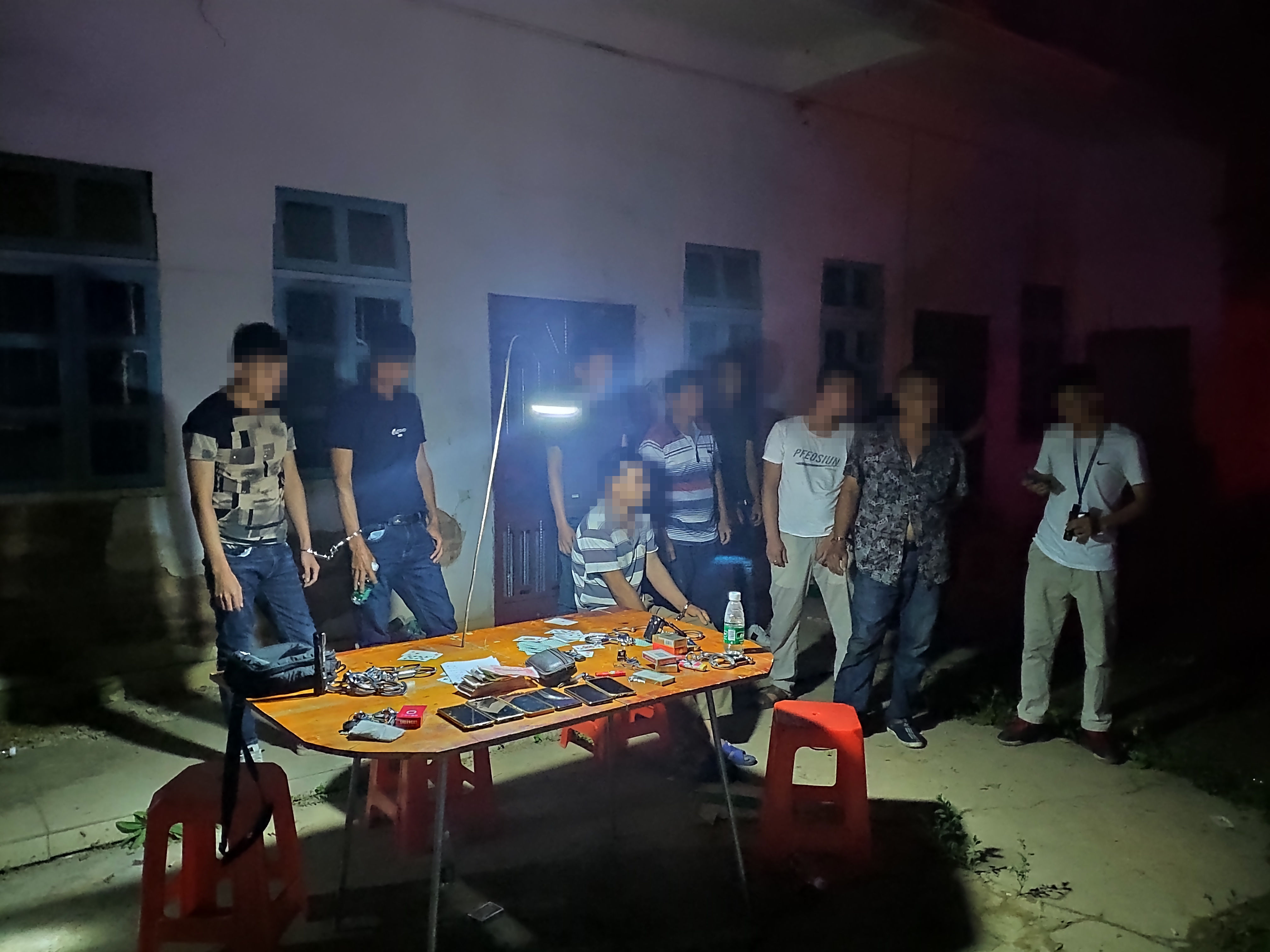 违法犯罪|云安六都派出所全力冲刺“飓风2020”专项行动抓获涉毒赌人员11人