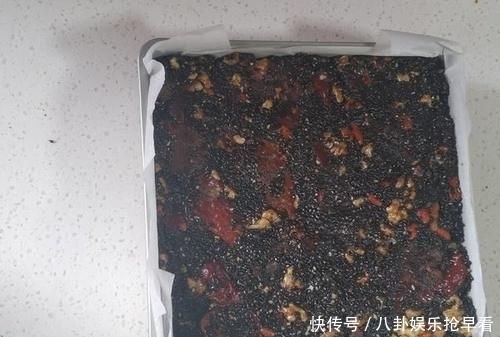 白发|白发最怕这食物,做一锅能吃1个月,头发乌黑有光泽,白发变少了