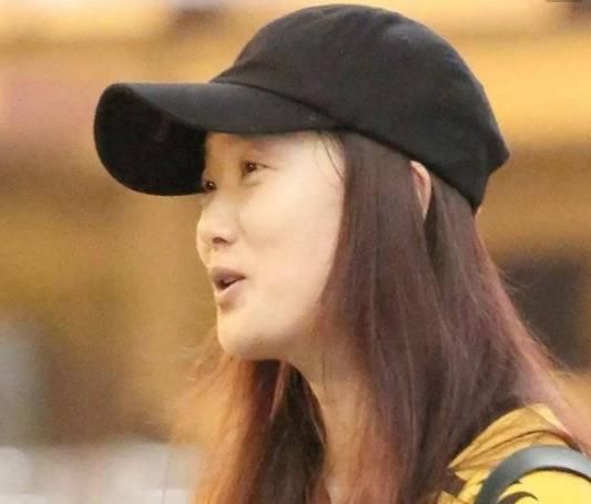 董卿|董卿卸妆后，沈梦辰卸妆后，玲花卸妆后、网友：真没眼看啊！