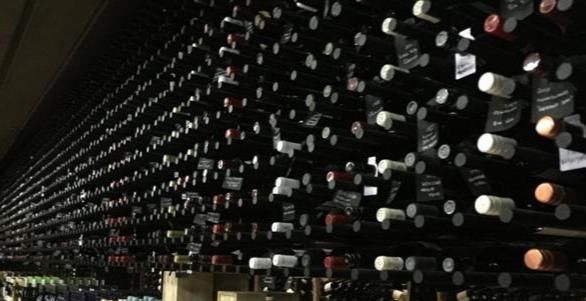 体验|亲临体验全澳最著名法国餐厅,品17道菜,赏55层美景,就餐3小时