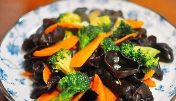 清淡|天气热,教你做四道清淡有营养的家常菜,孩子吃起来赞不绝口