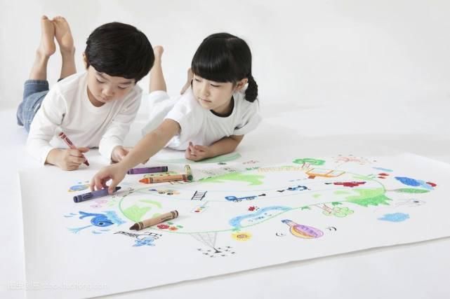  操作|萌娃剥一碗荔枝，宝妈以为给自己的，没想到儿子的操作让宝妈扎心