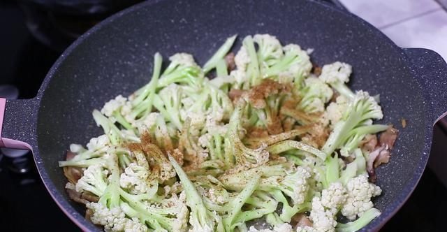 不脆|饭店的花菜为啥那么好吃？大厨告诉你秘诀，要不然花菜不脆也不香