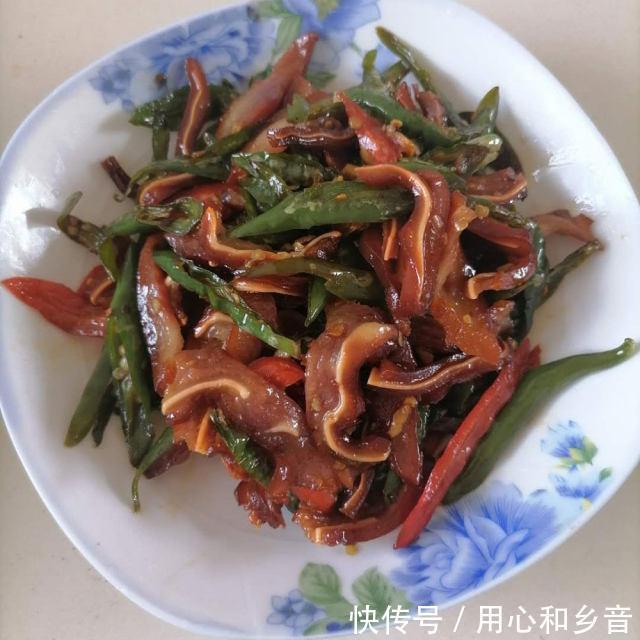 香辣|香辣猪耳,香辣入味,下酒下饭