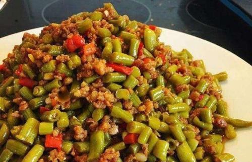 酸豆角|七十岁老奶奶腌豆角,用它来代替白开水,3天就能吃,又酸又脆!
