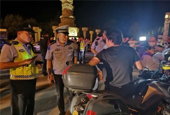 摩托车|济宁整治“炸街”摩托车 一晚上查获17辆