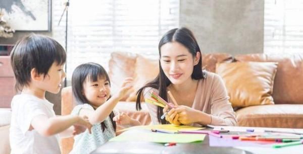  为孩子|熊孩子偷拍爸爸洗澡，还将照片发到家长群，网友骨灰级坑爹