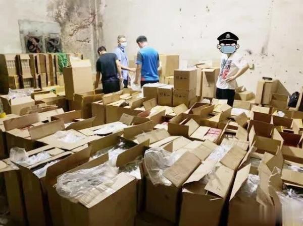 涉案|大岭山公安查获大批假冒名牌香烟，涉案金额高达七百多万元！