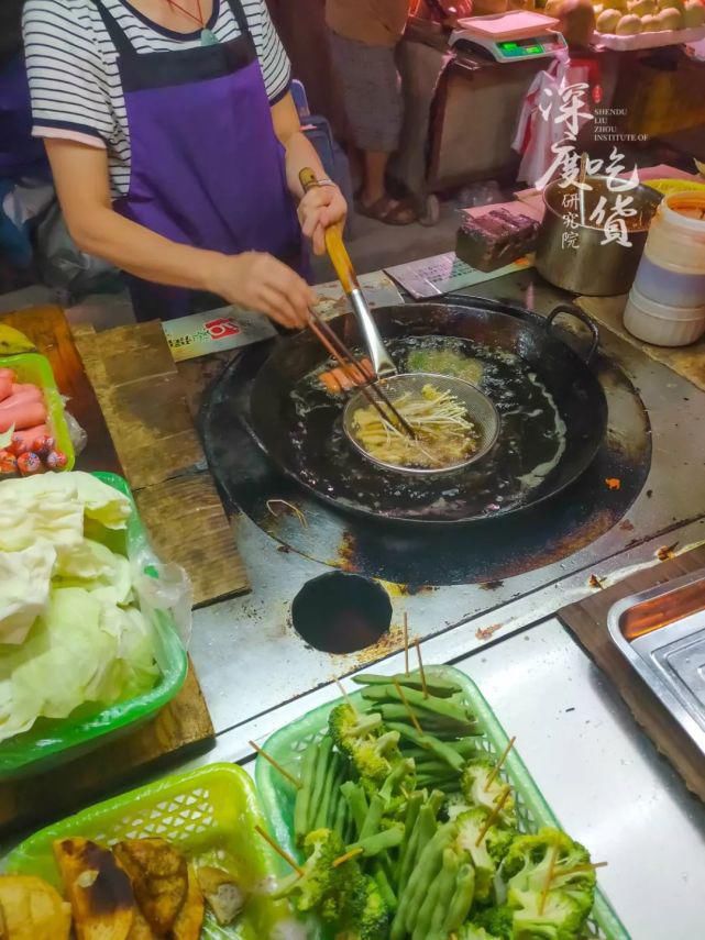 北站|从街头吃到街尾的北站夜市，10＋种美食不重样！