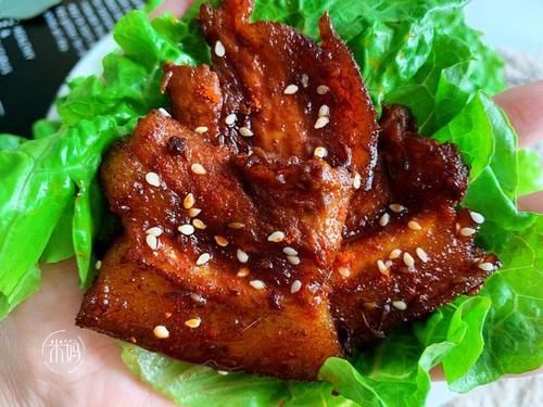 好极了|这是五花肉最好吃的做法,不放油,不放水,焦香软嫩口感好极了