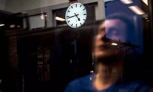  洪金宝|68岁洪金宝近照被疯传，暴瘦脱相：纵欲上瘾可能正在惩罚你....