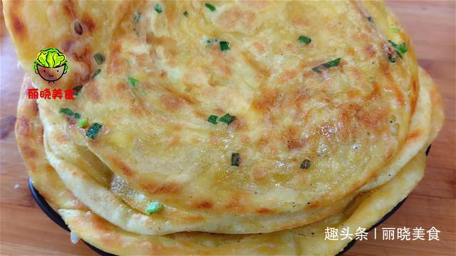  发面|家常版葱花鸡蛋饼，不发面不烫面，简单几步，酥软好吃，凉了不硬