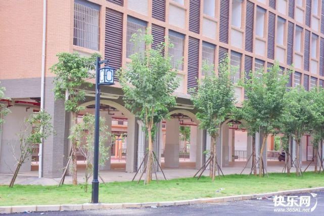  揭牌|你好，新校区！百年贵高新校区正式揭牌！