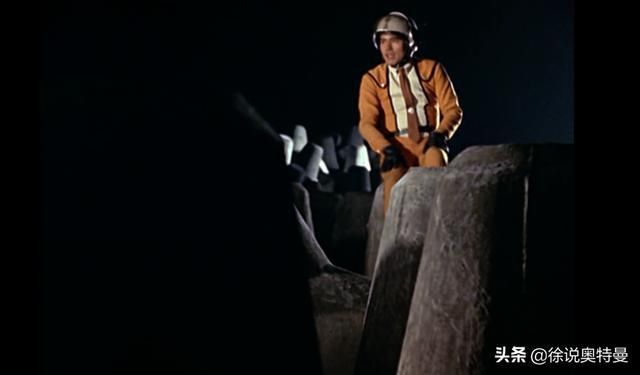 怪兽|初代奥特曼背不动怪兽,奥特曼:这怪兽实在太重了