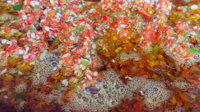 米饭|辣椒酱,做法简单,香辣又下饭,越辣越想吃,配米饭或者馒头特香