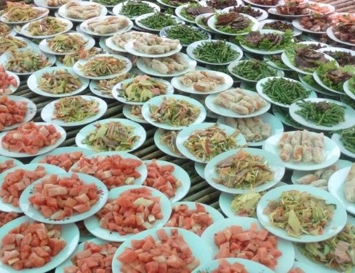 盘菜|壮观的农村大席，几百盘菜一字铺开，其中一道稀罕物不舍得多放！