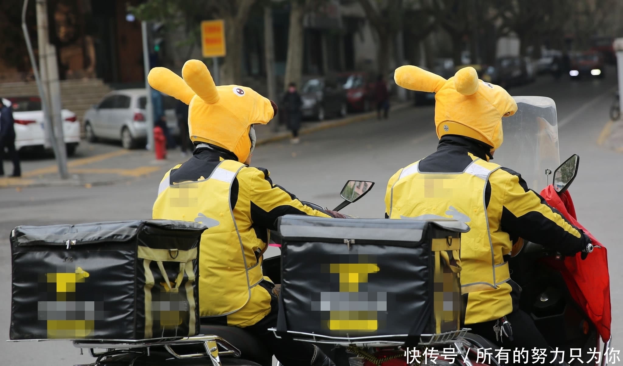 识破|外卖小哥丢了外卖想反讹3000元现金,却被这样识破?网友:作