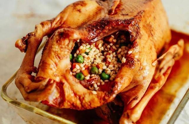  糯米|满汉全席一道菜，在鸭肚里装糯米，鸭肉不干不柴，好吃有颜值