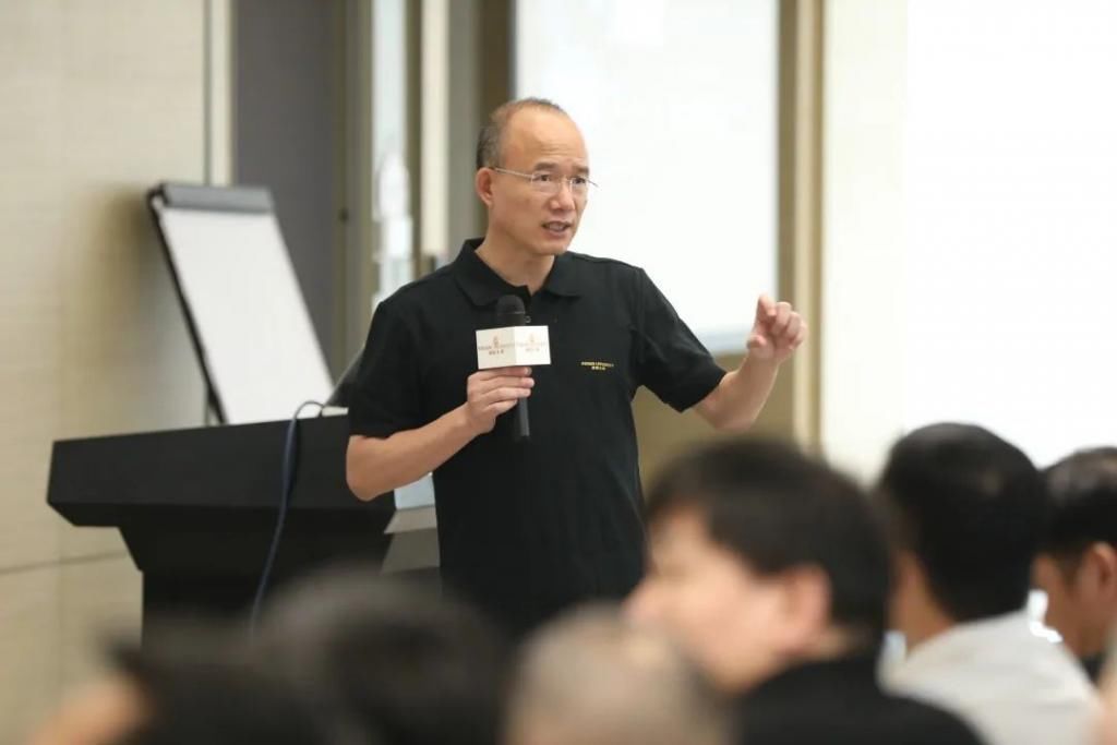  困难|郭广昌：企业家，就是做一个披荆斩棘的旅行者