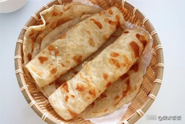  烙饼|＂家常烙饼，最服这做法，提前揉面放冰箱，现吃现烙，又软又香＂