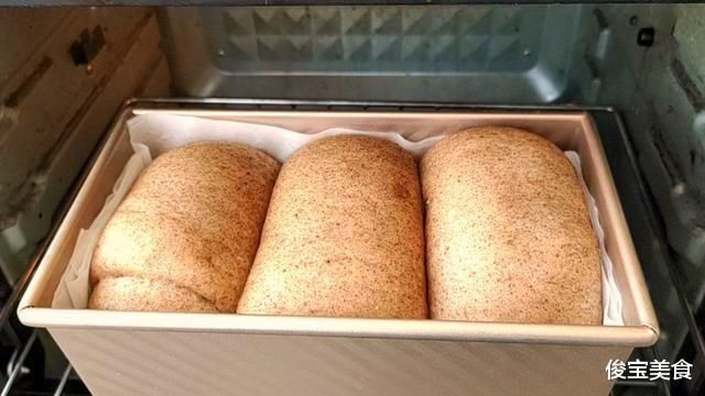 吐司|真正的【全麦吐司】,完全不用加面粉,也能做到松软无比
