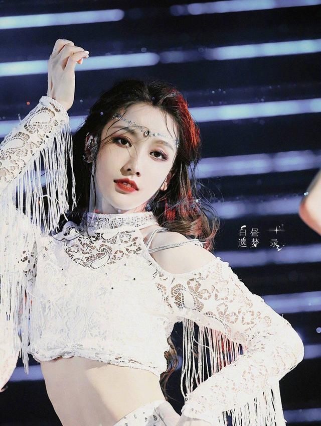  总决赛|创造营总决赛，因伤退赛姜贞羽却成为了全场焦点，令人心疼