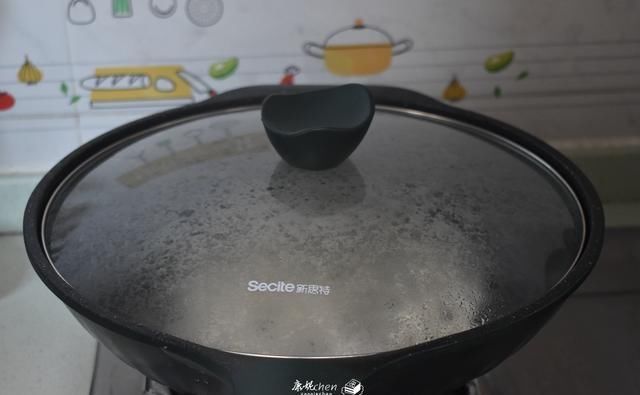 简单|入秋了，用3个食材煮这汤，做法简单鲜美又滋润，隔三差五就会做