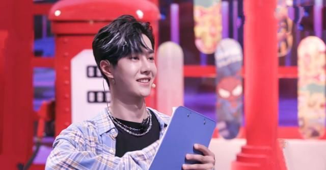  一家人|《街舞3》王一博听到音乐闲不下来，王嘉尔暖心鼓励，舞者一家人