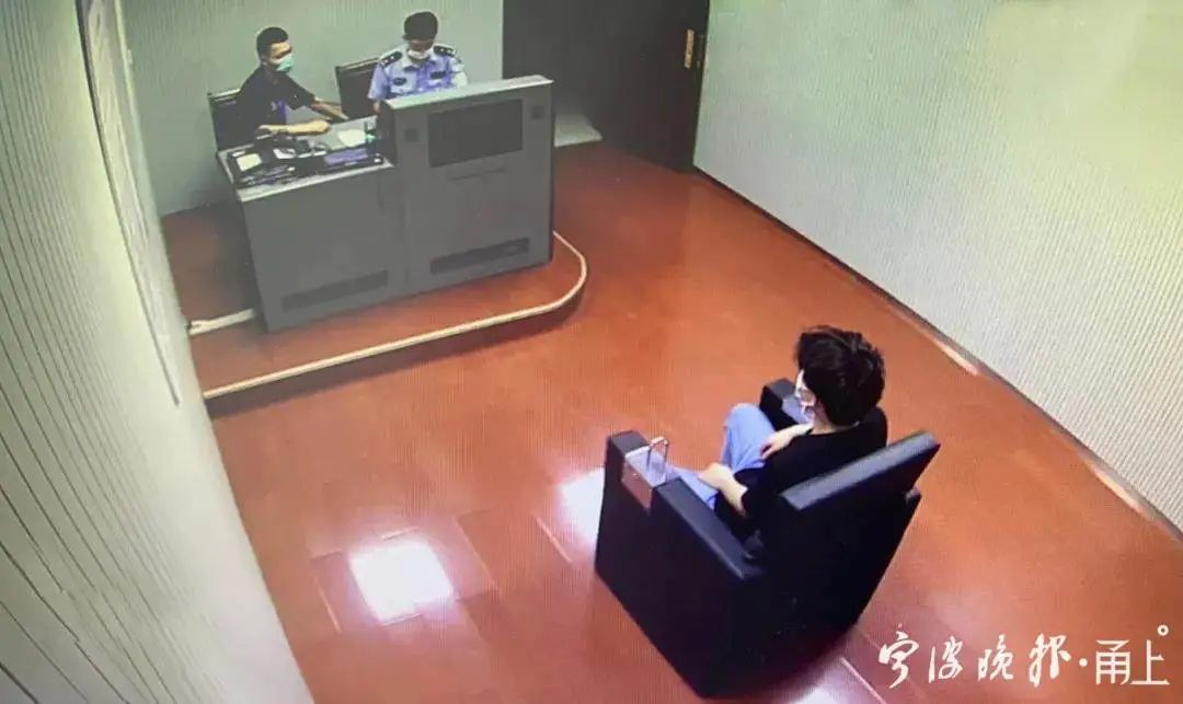 女友|23岁小伙同时交往5个女友!被抓后,他竟提出这种要求…