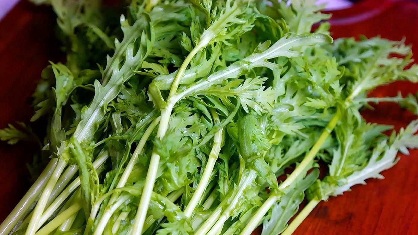 做法|茼蒿最好吃做法，简单一做，味道鲜美，拿大鱼大肉都不换