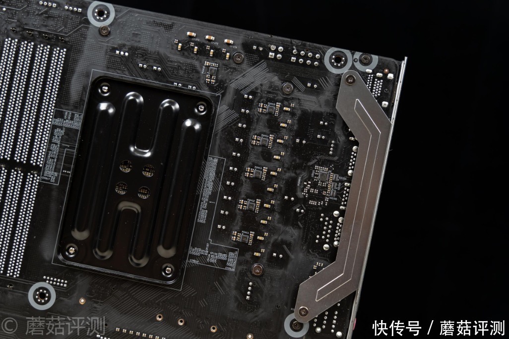  华擎|一块性价比超高的B550主板、华擎B550 Extreme4极限玩家主板 评测