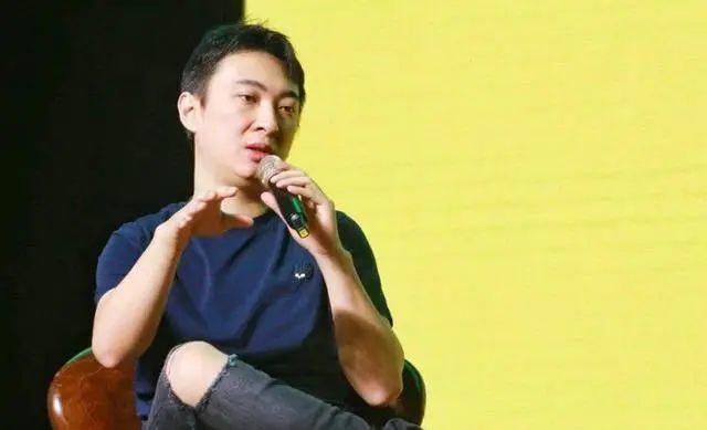  偷生|王思聪骂她“地摊婊”，一怒弃4500万打胎费，偷生孩子成赢家