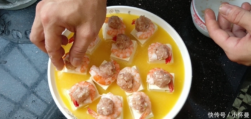 好吃|豆腐中打入2个鸡蛋,没想到这么好吃,鲜嫩味美,上桌汁都不剩