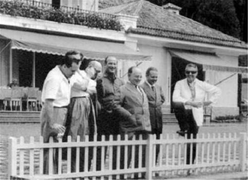 遗产|首富儿子打算死前花光20亿遗产，不料计算错误，钱花光了人还活着