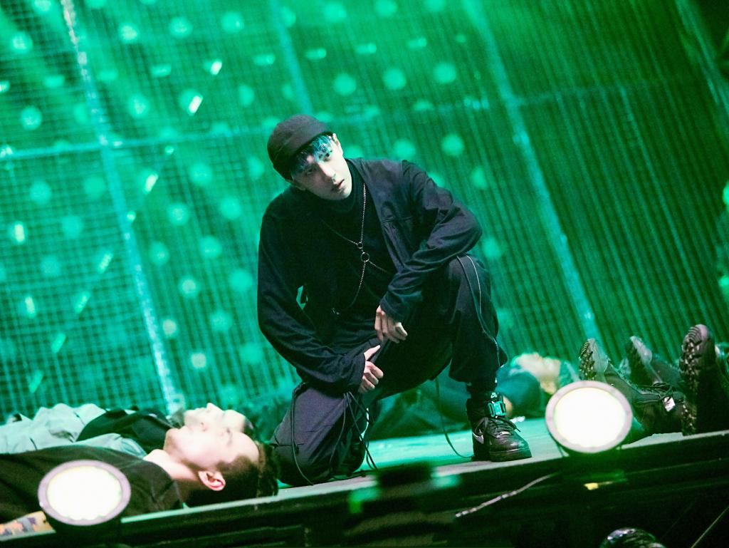 大神|王一博《街舞》遇大神,全场最活跃队长,网友:蓝忘机是他演的?