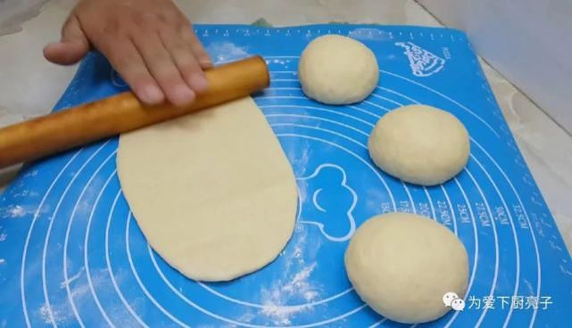  面包|烧饼这样做才好吃，加几勺白糖，外焦里软又蓬松，比面包香甜好吃