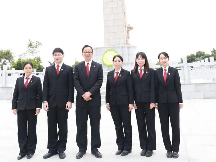 法院|法官看法官 | 奋斗正当时!以青春书写法院新篇章!