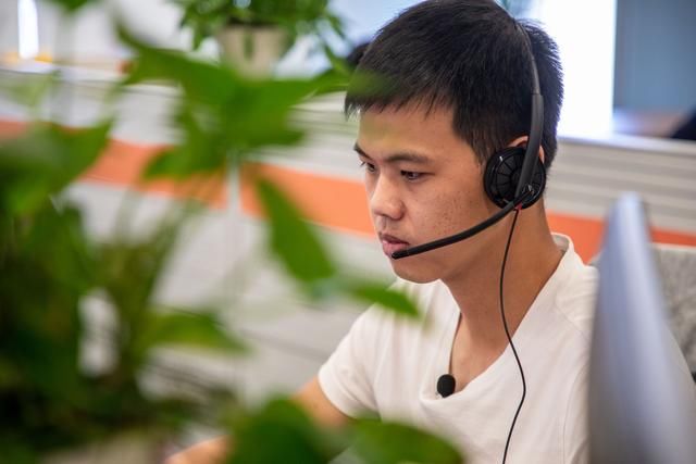  客服|90后男客服在淘宝上卖豪宅，一年卖出上百亿堪称金牌“中介”