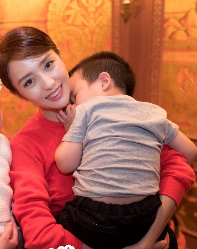  庆生|陈思诚为佟丽娅庆生，为孩子不离婚，是最大的笑话