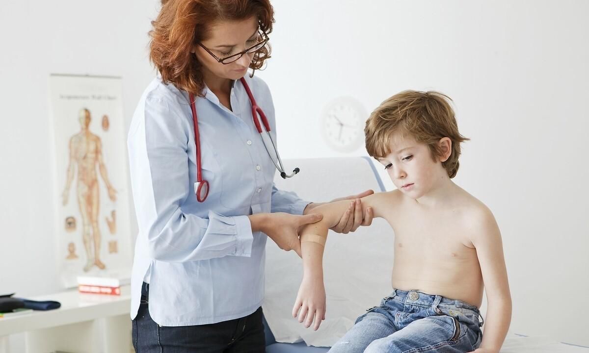  很大|宝宝才20天，患上小儿骨髓炎，很大原因是细菌入侵