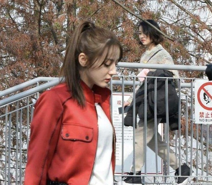 引路人|迪丽热巴到底多美录制极限挑战引路人围观,看到原图网友沉默了