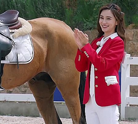  待遇|《奔跑吧》嘉宾出场，baby用马凸显地位，蔡徐坤都没有这待遇