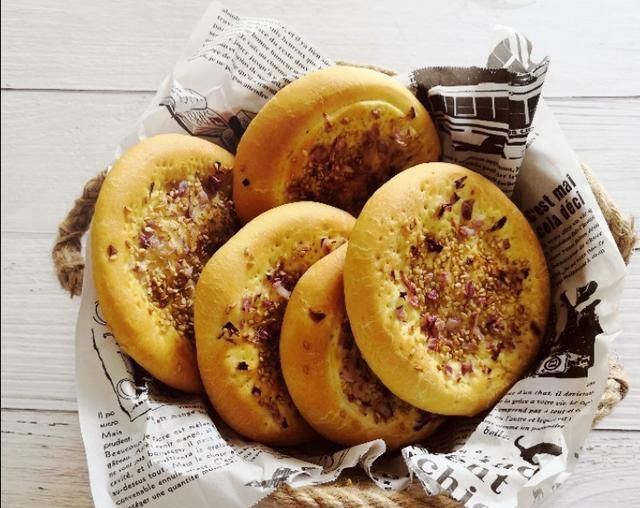 牛奶|烤箱自制小烤饼,外脆里软,香气扑鼻,比面包简单,比馒头有味