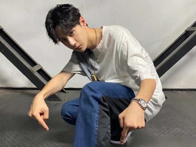 榜首|艺人热力榜名单公布:肖战未上榜,王一博掉出前三,榜首无争议!