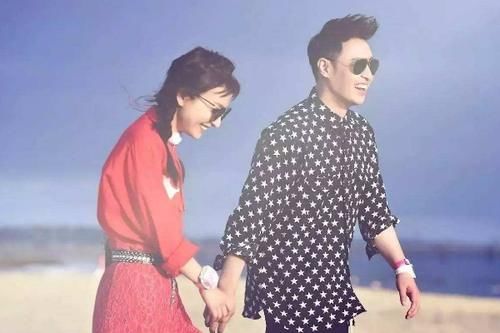  热议|潘玮柏再遭热议？后援会管理晒聊天截图，曾主动要求CP粉购买专辑